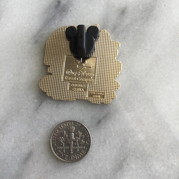 Disney Pins - Picture 3 of 5